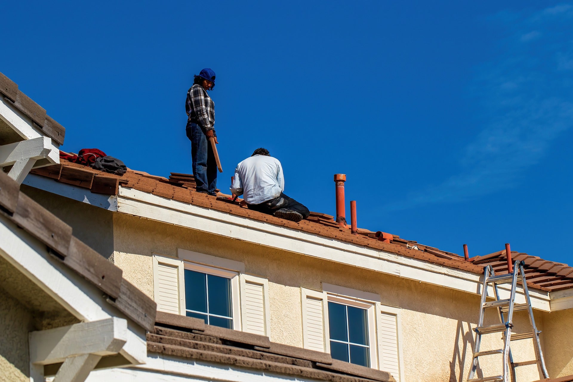 Guide to Concrete Roof Tiles: Pros, Cons, and Best Practices